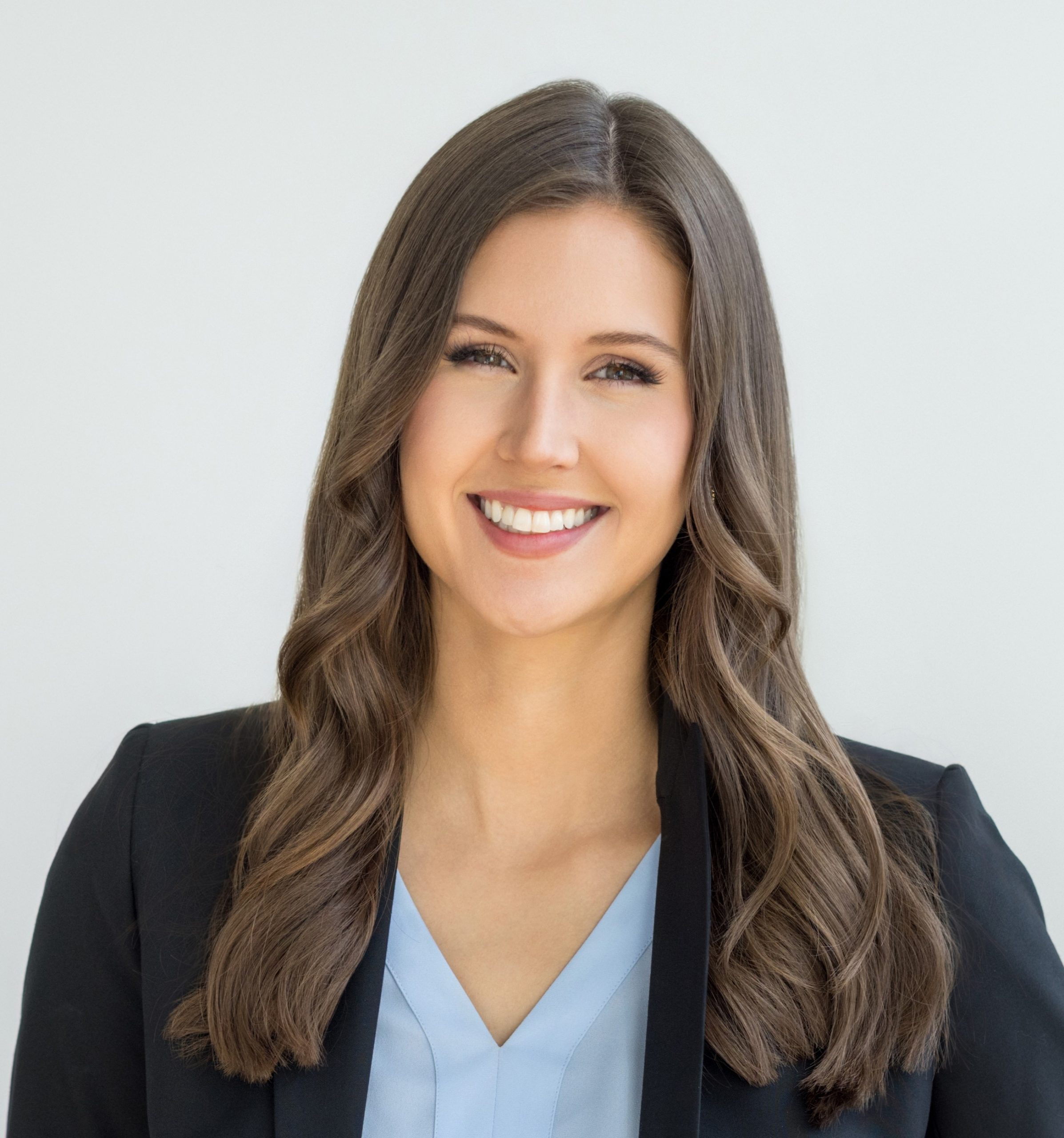 headshot of seattle real estate agent Marie Dennis