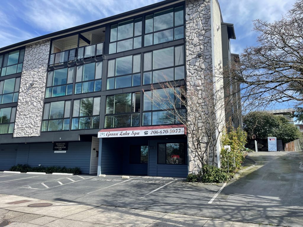 commercial building in green lake seattle